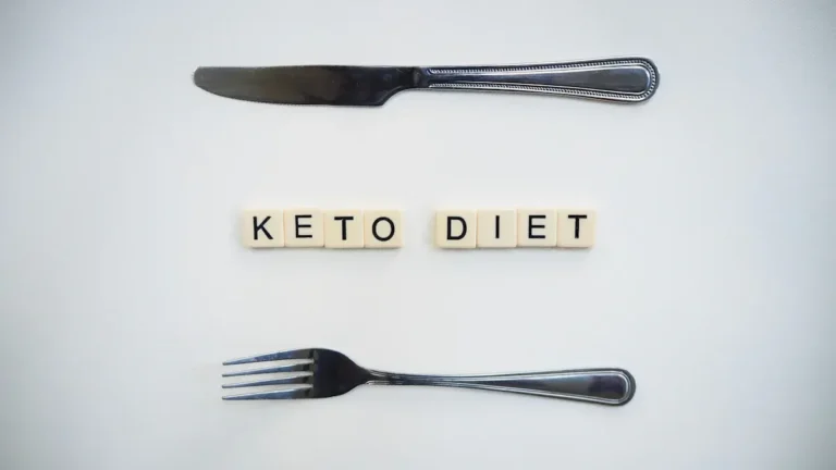 Keto for Beginners: A Step-by-Step Guide to Low-Carb Living