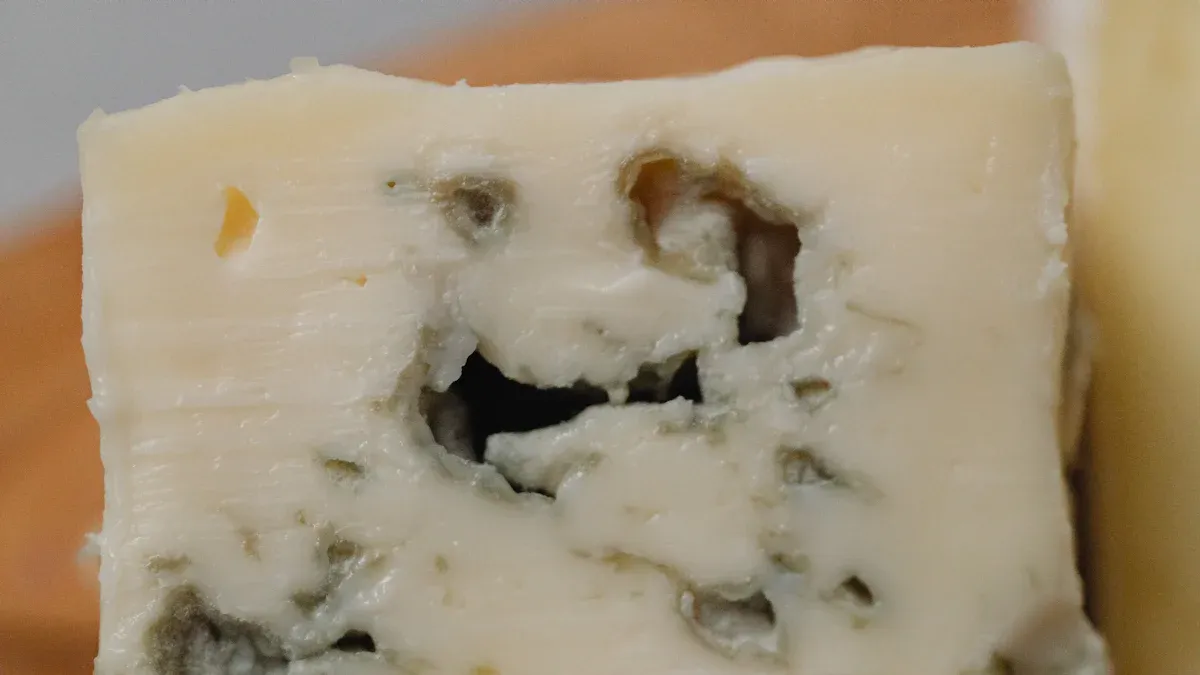 White Stilton Versus Blue Stilton