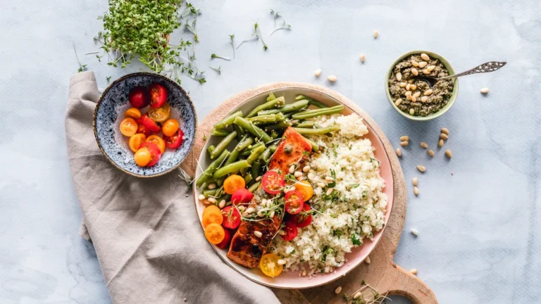 What To Eat: Simple Guide to Healthy Food and Nutrition Choices