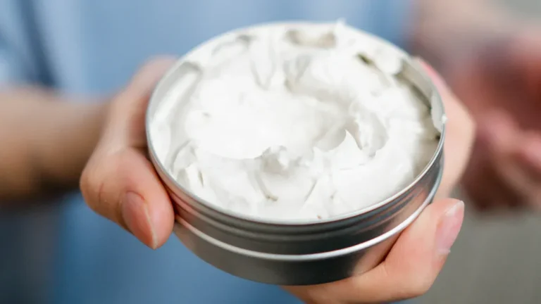 Sour Cream Nutrition: Fat Content, Uses, and Dairy Facts