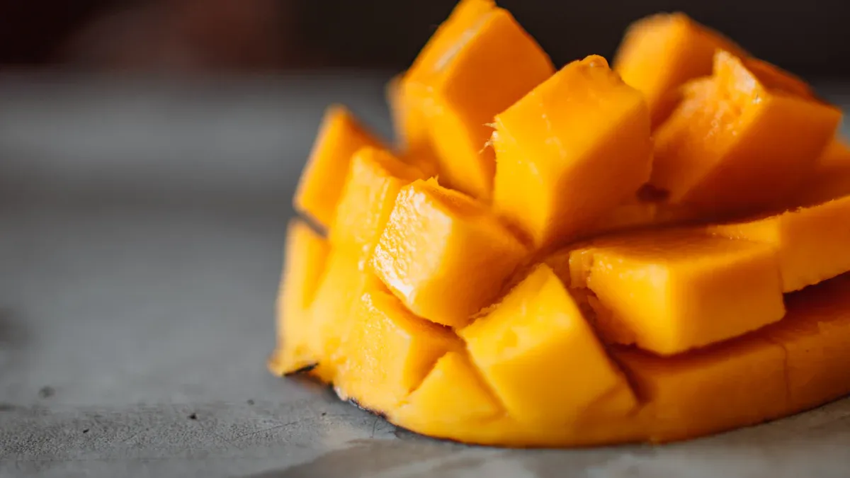 H2: Mango Nutrition: A Powerhouse of Vitamins