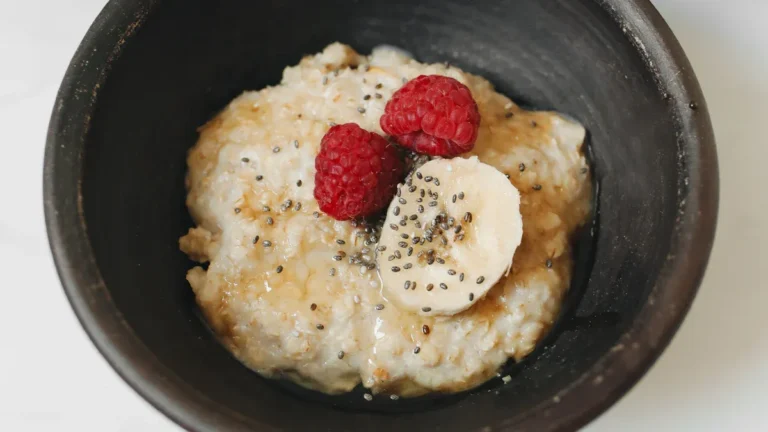 Oatmeal Nutrition: Warm Uses, Top 9 Benefits, & Facts