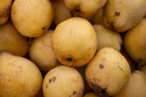 15 Pears Health Benefits: Fiber, Heart, and Weight Support