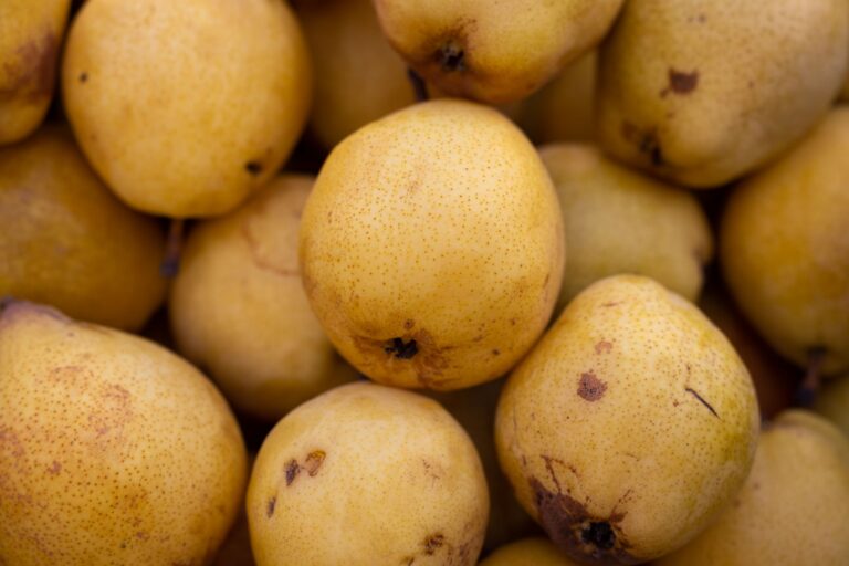 15 Pears Health Benefits: Fiber, Heart, and Weight Support