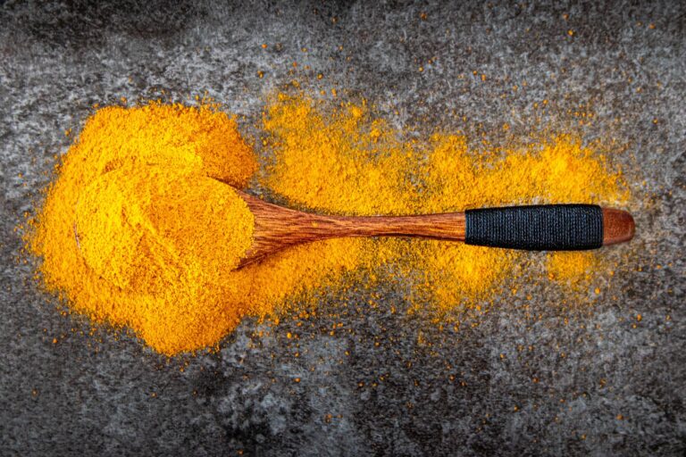 8 Benefits Curry Powder: Health Perks, Risks, and Use