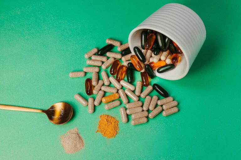 Best Vegan Multivitamin for Women: Labels, Doses, Fit