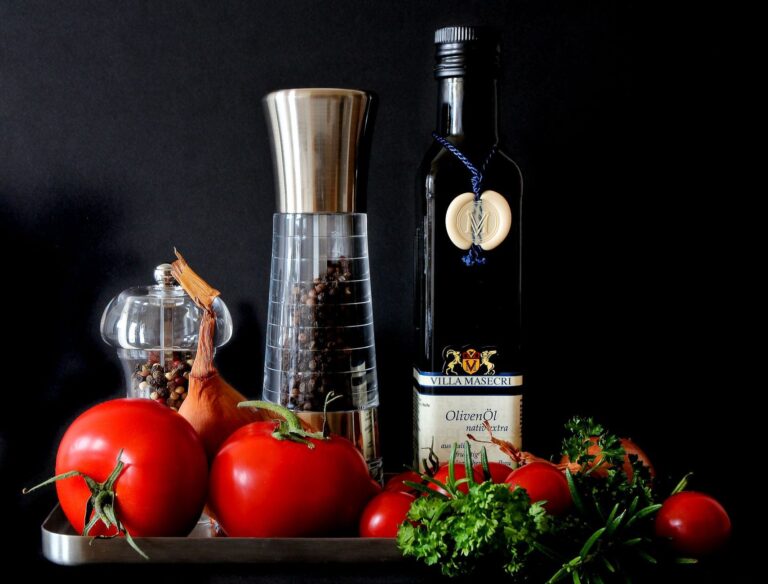 Black Pepper Oil: Benefits, Side Effects, Uses