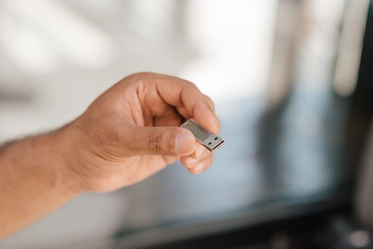 Build Your Own USB Flash Drive from Scratch: A Maker's