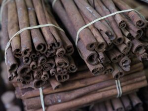 Cassia Cinnamon: Benefits, Risks, and How to Tell It Apart
