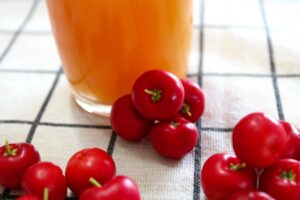 Cherry Juice Gout: Evidence, Dosage, and What to Expect