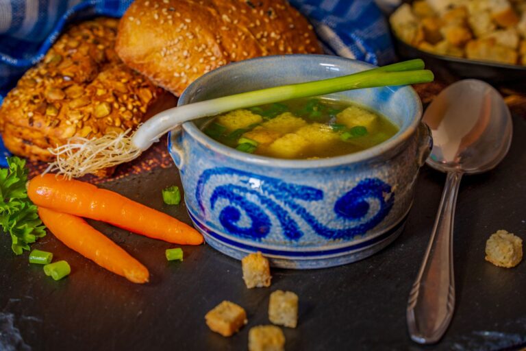 Crockpot Chicken Recipes with Onion Soup Mix: 7 Easy Methods