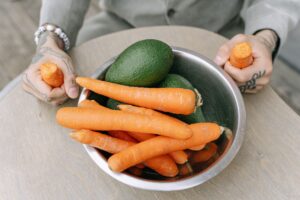 Dogs Eat Carrots: A Vet-Informed to Safe Serving Sizes