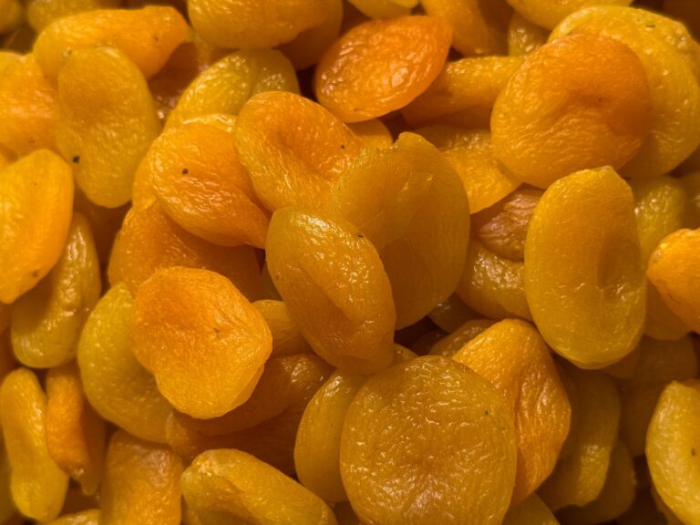 Dried Apricots: Nutrition, Types, and Buying Tips