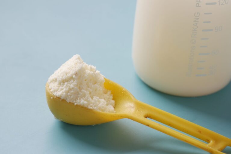 Dry Milk Substitutes: 9 Smart Swaps for Every Recipe