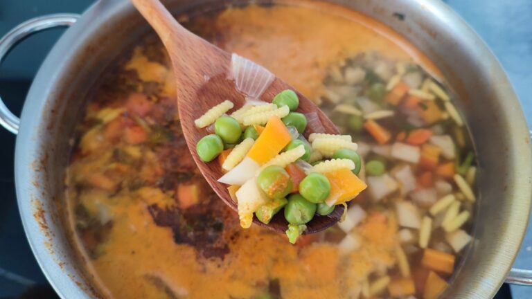 Easy Vegetable Soup Recipe with Canned Vegetables: A 30-Minute