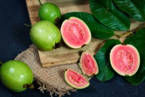 Eat Guava: Skin, Seeds, Benefits, and the Water Myth