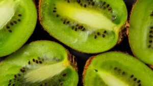 Eat Kiwi Fruit: A Complete to Nutrition, Benefits