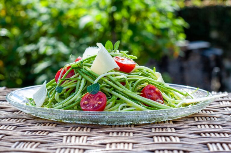 Escarole Substitute: 10 Best Greens to Swap in by Dish Type