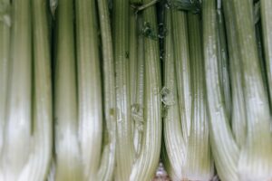 Freeze Celery: Texture Changes, Methods, and Best Uses