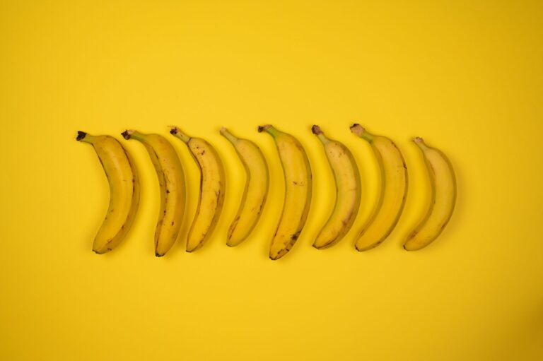 Fruits High in Magnesium: Rankings, Portions, and Picks