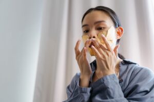 Get Golden Glowing Skin with 5 Minute Turmeric Facial at Home: A Safe DIY Recipe