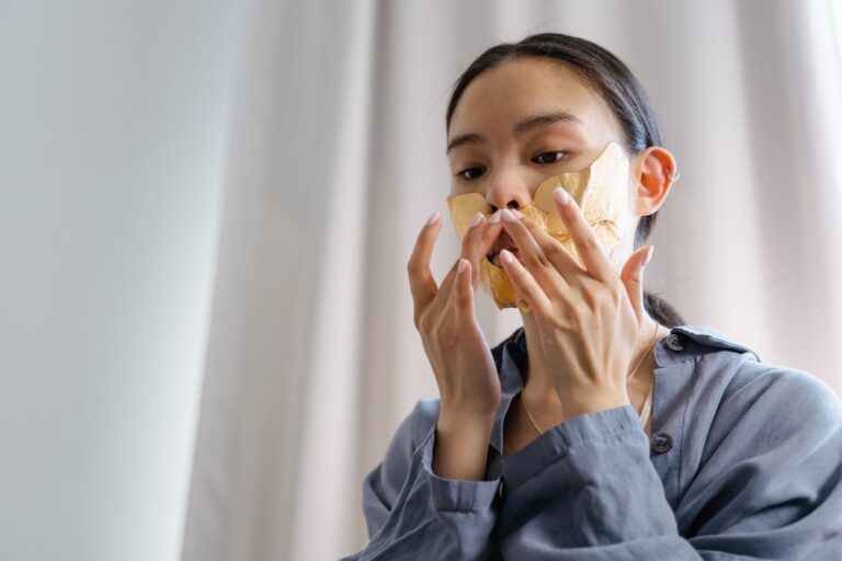 Get Golden Glowing Skin with 5 Minute Turmeric Facial at Home: A Safe DIY Recipe