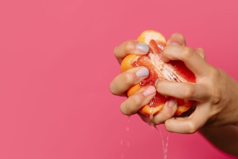 Grapefruit Juice: Benefits, Drug Risks, and Smart Ways to Enjoy
