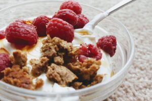 Greek Yogurt: Nutrition, Benefits, and How to Choose Well