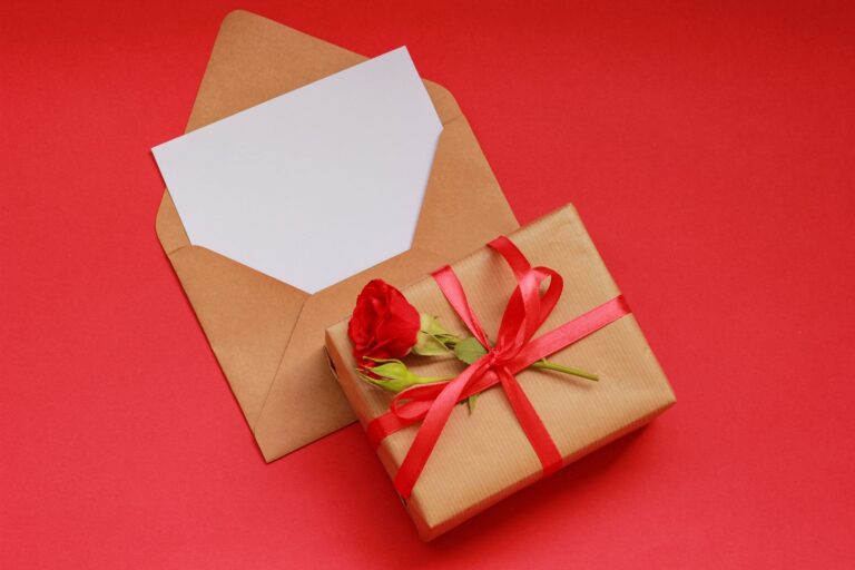 Homemade Anniversary Gifts for Parents: 15 Heartfelt DIY Ideas