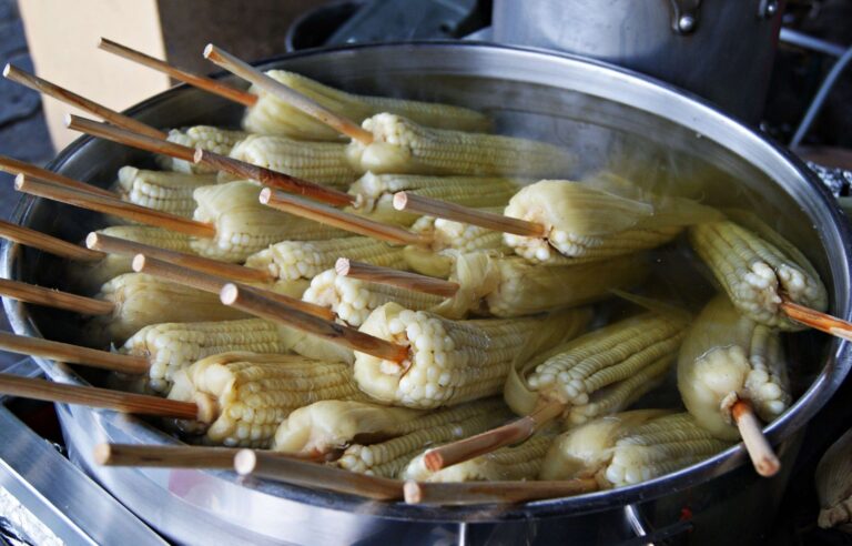 How Many Calories Does Boiled Corn Have? Full Breakdown