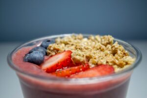How Many Calories in Oakberry Acai? Sizes, Toppings, and Full