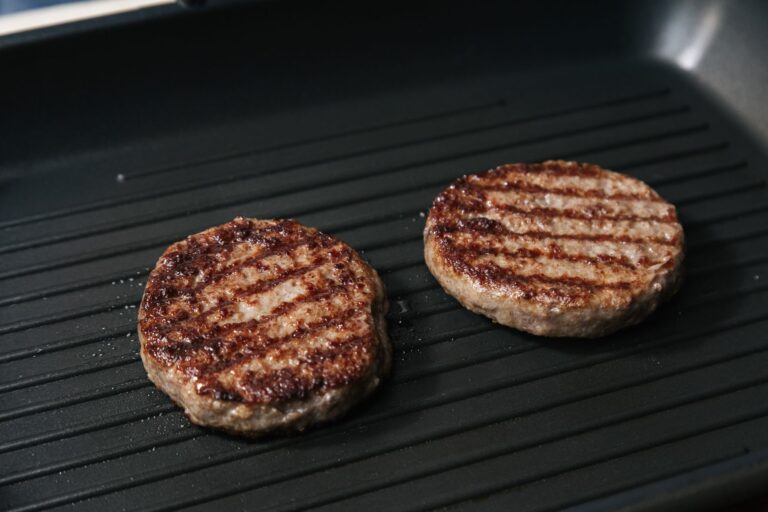 How to Cook Beyond Meat Burgers? 4 Methods, Times, and Tips