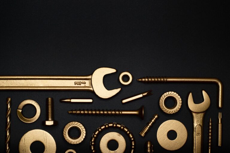 How to Fix a Gold Chain at Home? Tools, Methods, and When