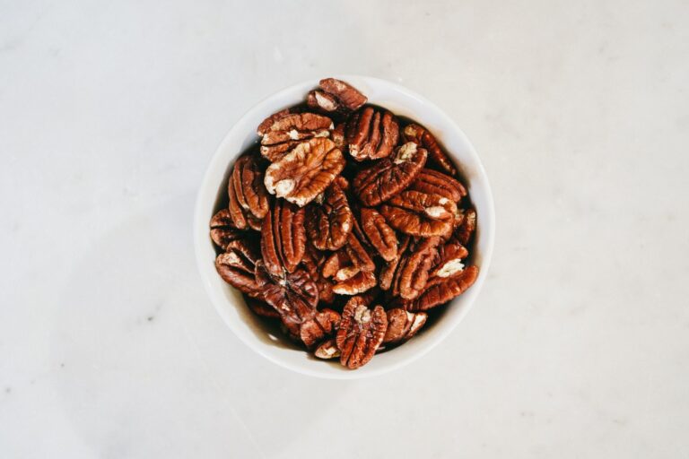 How to Make Candied Pecans for Salad? Stovetop and Oven Methods