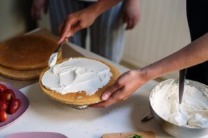 How to Make Frosting without Heavy Cream? 5 Easy Pantry