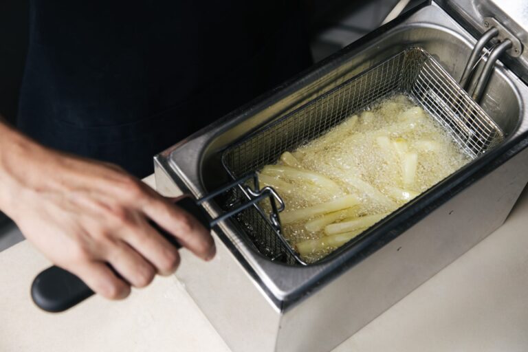 How to Make Homemade Fries in Oil? Crispy Outside, Fluffy