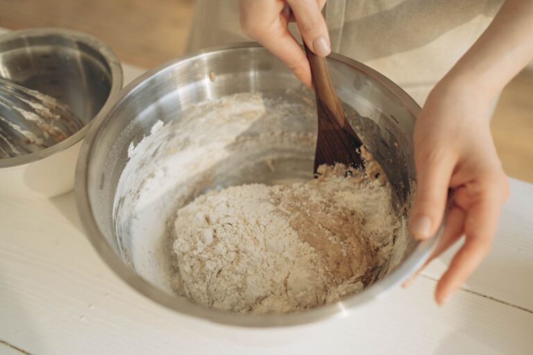 Is Betty Crocker Cake Mix Vegan? Label Checks and Swaps