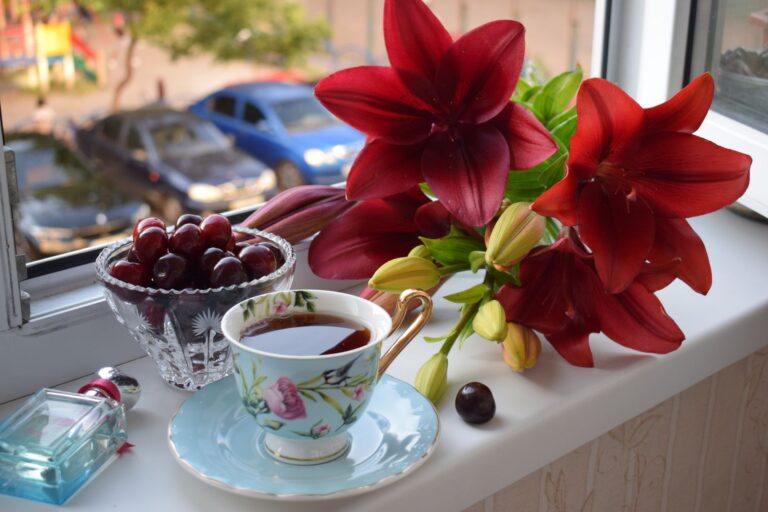 Lily Tea: Benefits, Side Effects, Dosage, Recipe