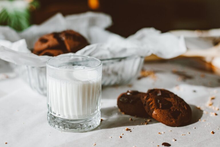Milk Chocolate: Benefits, Nutrition, Side Effects