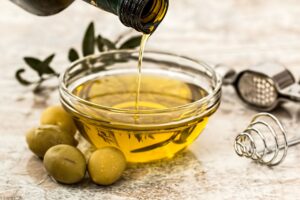 Olive Oil for Hair: Benefits, Masks, and Expert Application