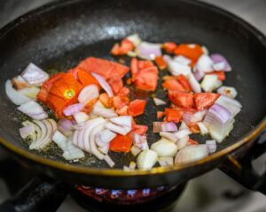 Onion Oil: Benefits, Side Effects, Uses, Recipe