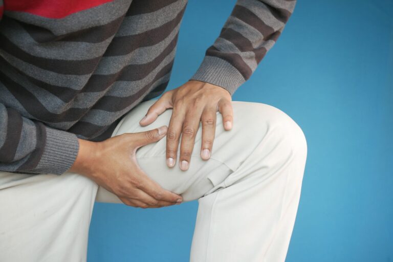 Pain Behind the Knee: Causes, Treatment, Exercises