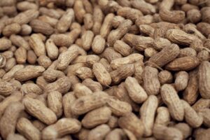 Peanuts: Nutrition, Benefits, Side Effects, Uses