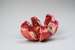 Pomegranate Seed Oil: Benefits, Side Effects