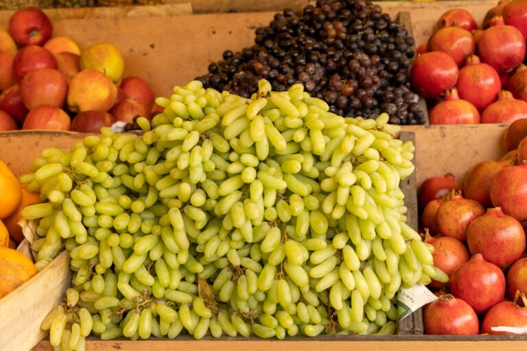 Red Grapes Benefits for Men: Heart, Hormones, and Daily