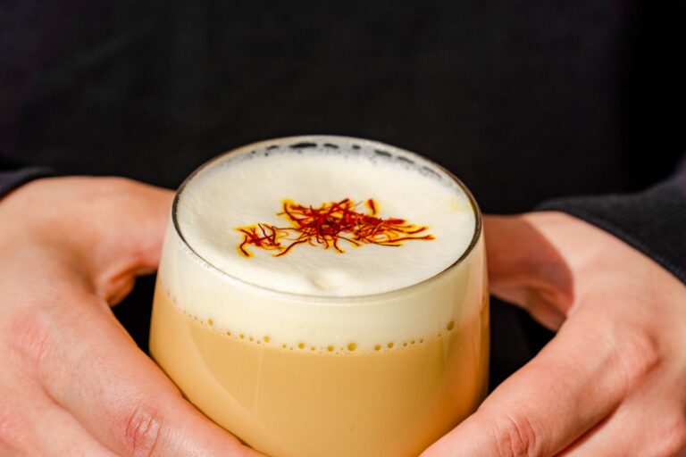 Saffron Milk: Nutrition, Benefits, Side Effects