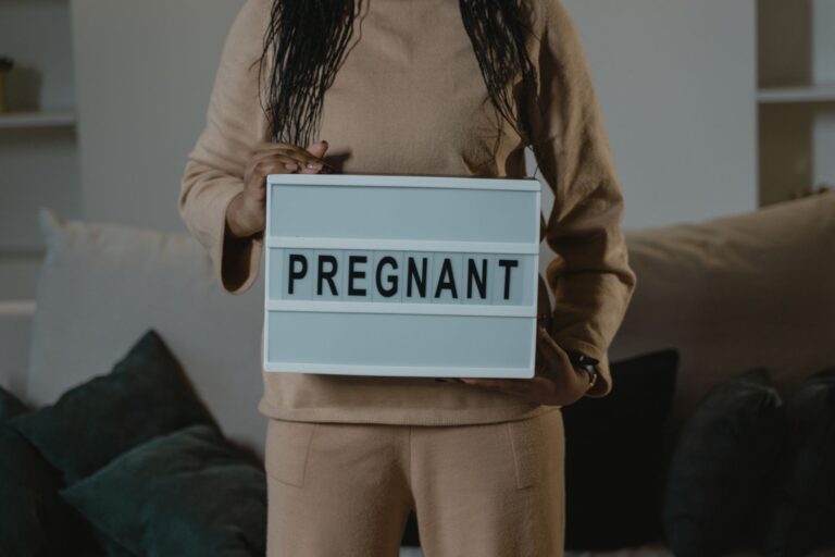 Signs You Should Never Ignore During Pregnancy: A Clear