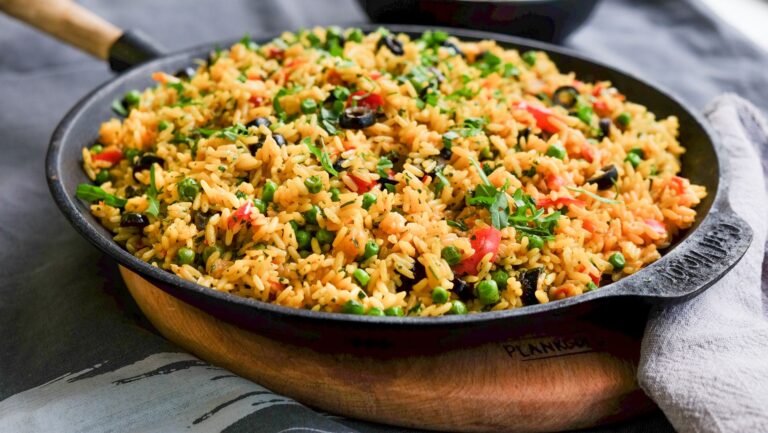 Spam Recipes with Rice, Peas, and Carrots: A One-Pan Method