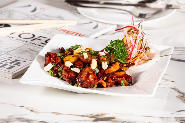 The Calorie Count of Kung Pow Chicken: Per Serving, with Rice