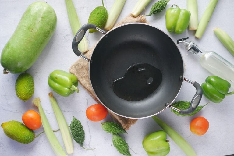 Vegetable Oils: Types, Smoke Points, and Health Facts